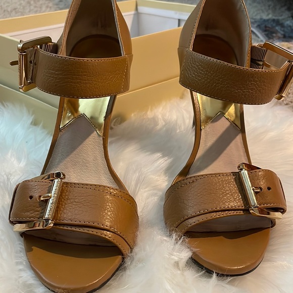 MIchael Kors Heels - Picture 1 of 8